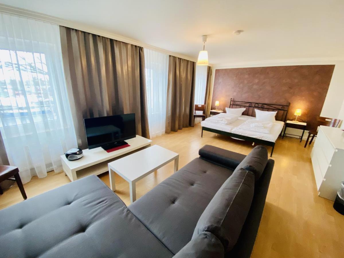 Doppelzimmer Lounge, Direkt Am Alten Strom Росток Екстериор снимка